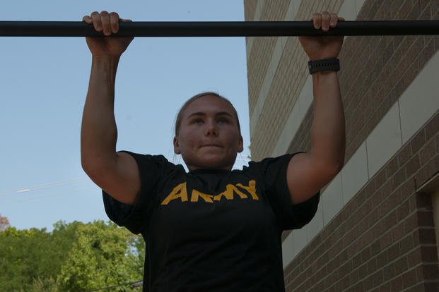 Reservist goes through circuit training.