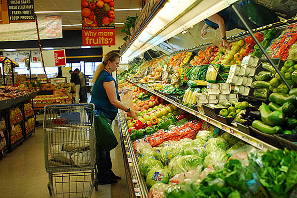 woman shopping for produce